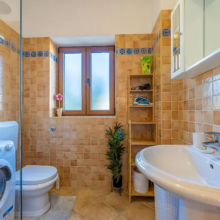 9 Mani Villa *