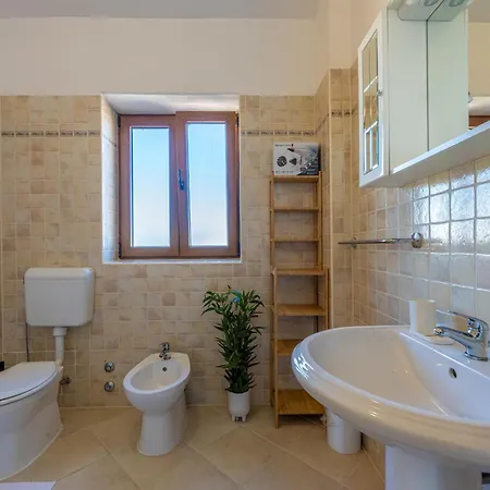 9 Mani Butkovici (Istria)