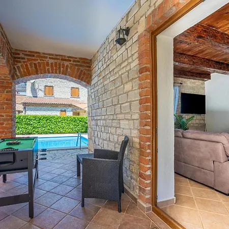 9 Mani Villa *